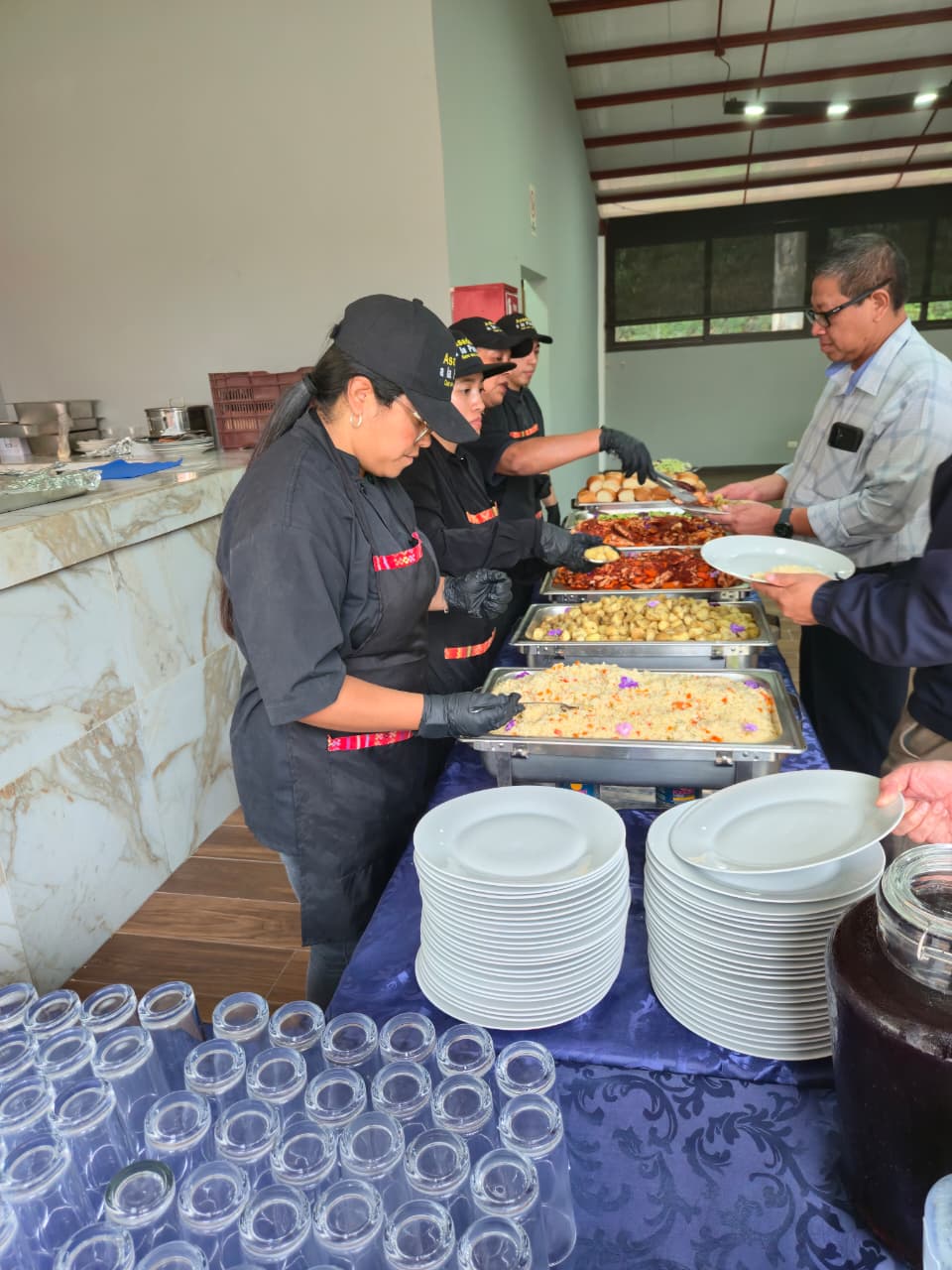 Servicio de buffet para evento de 100 personas